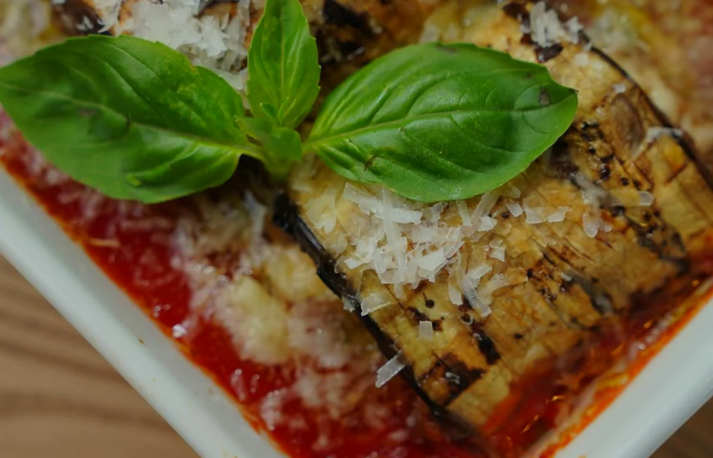 Melanzane e pomodorini cotti al forno